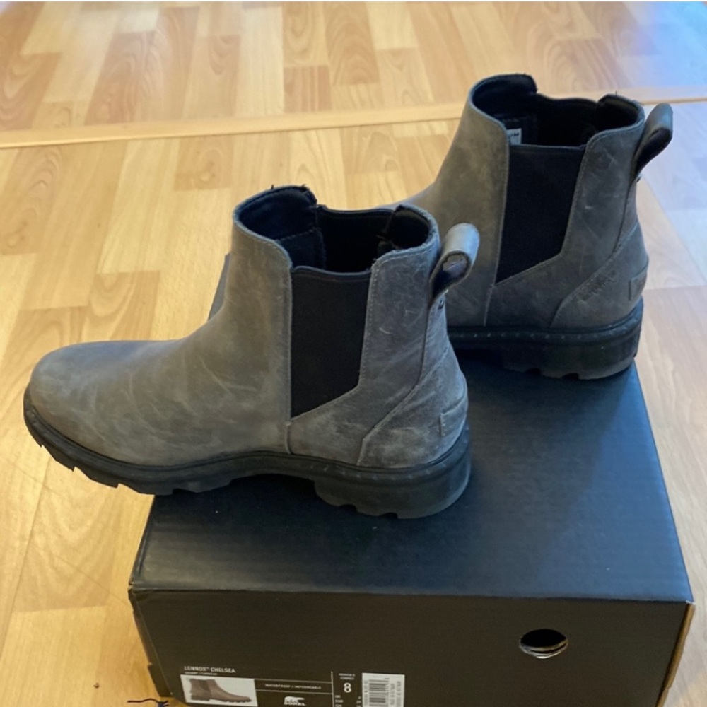 Sorel Lennox Chelsea Boot size 8